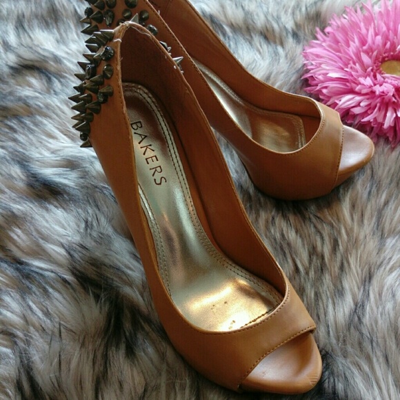 Bakers Spiked peep toe stiletto platform 6.5 - Picture 2 of 8